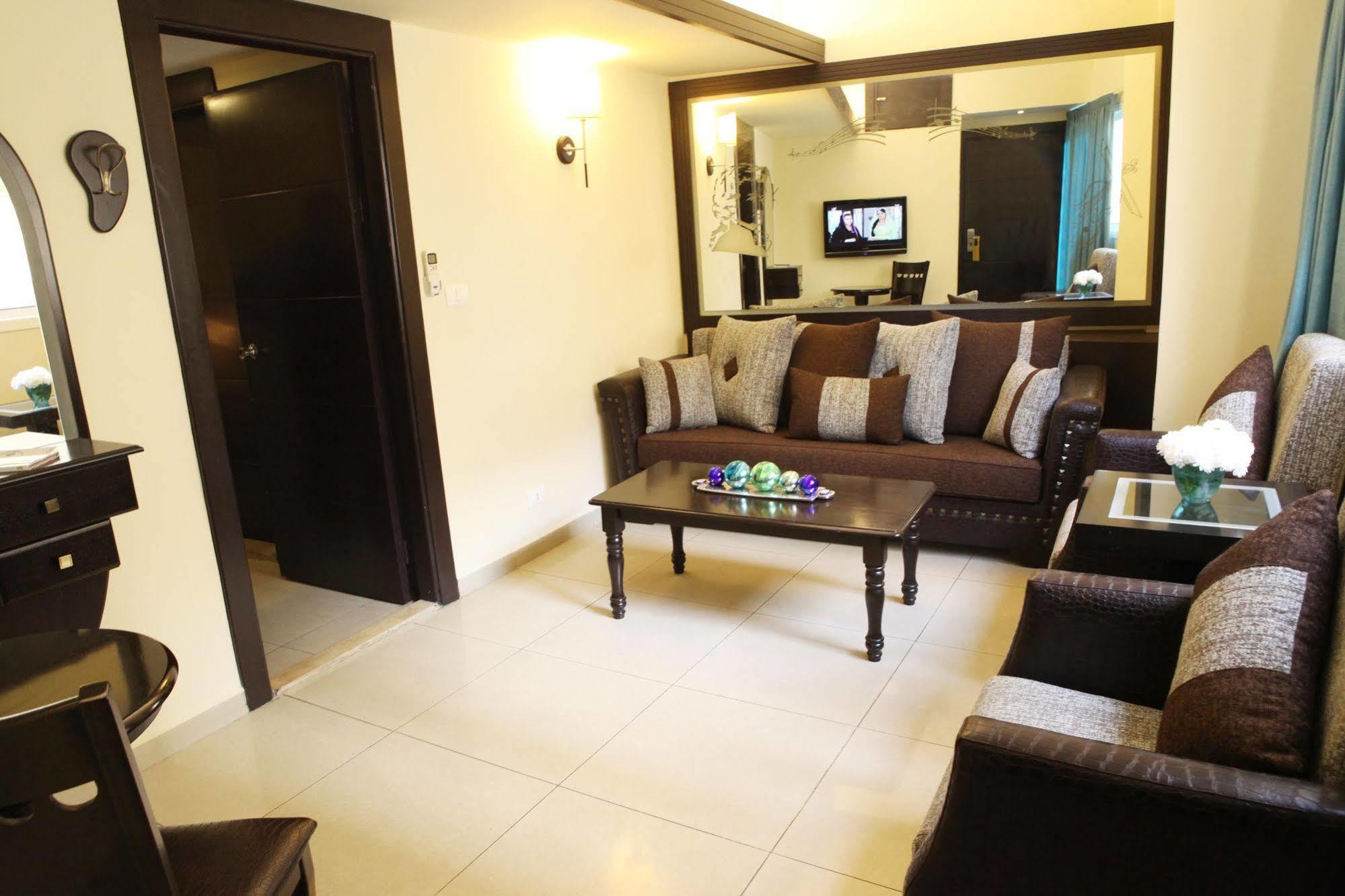 Mozart Hotel เบรุต ภายนอก รูปภาพ
